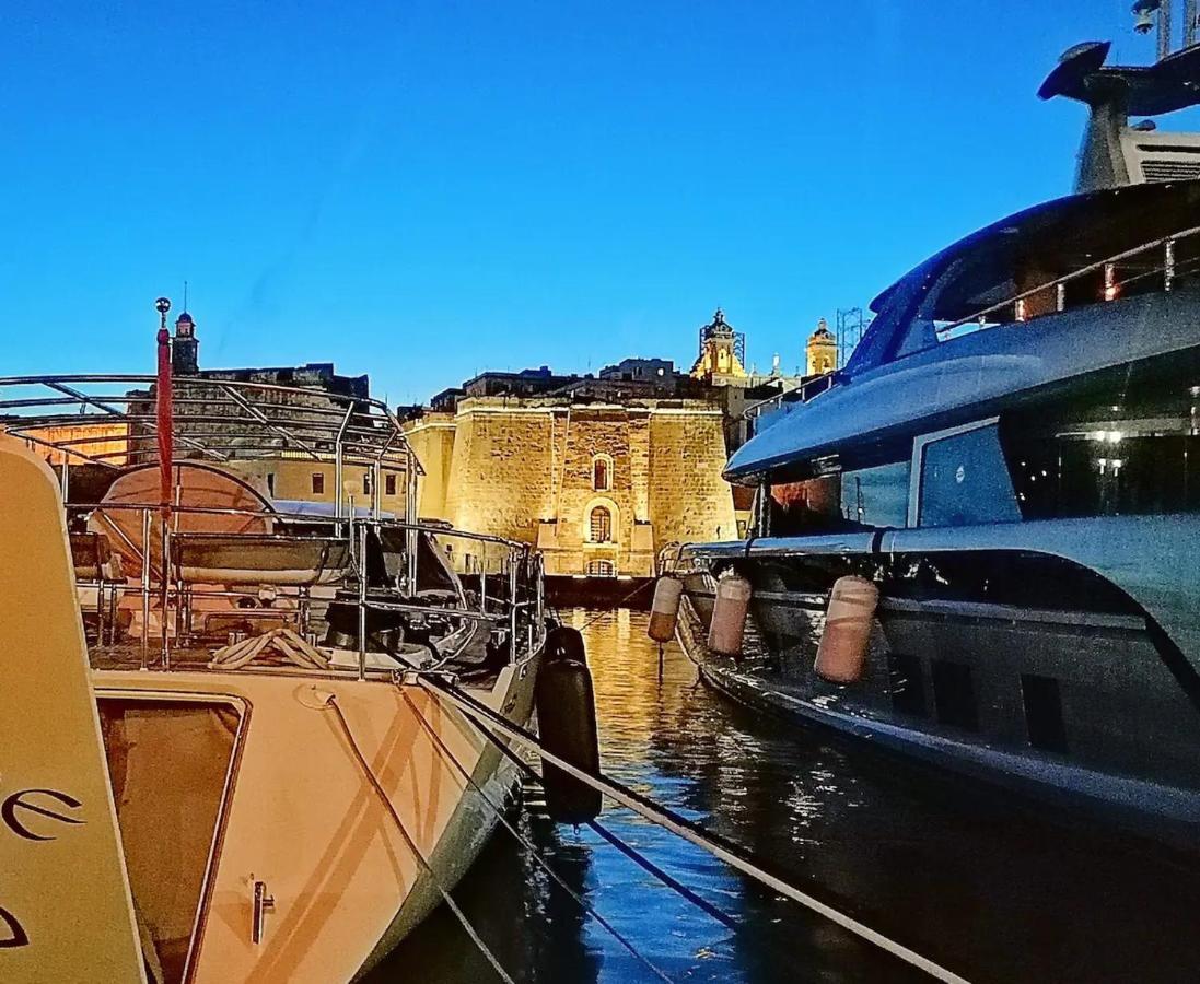Modern Apt Kalkara Seafront! Eksteriør billede